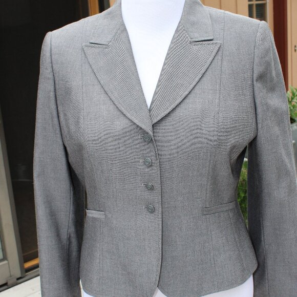Tahari Arthur S Levine Women Gray Skirt Suit in size 12P - Picture 1 of 8
